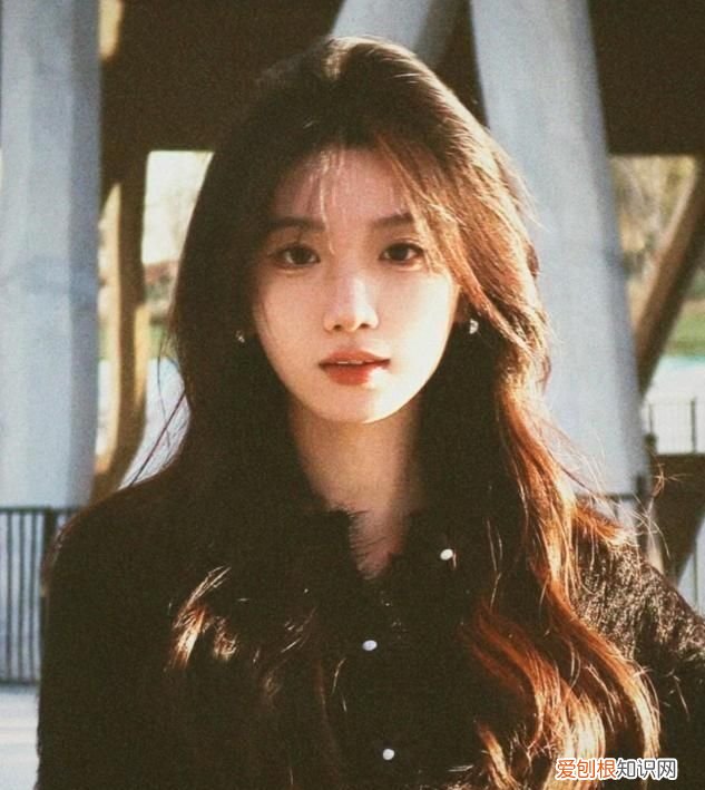 脸型长的方圆脸适合什么发型,方圆脸型适合发型男士