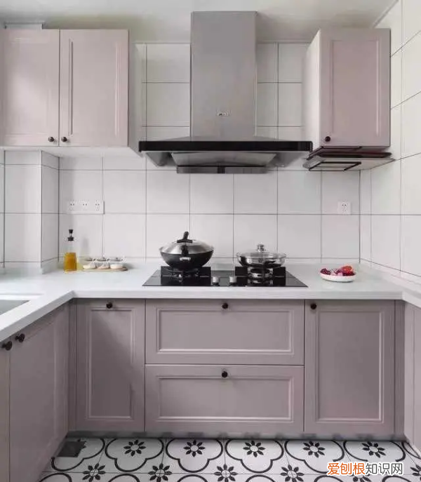 衣橱和吊顶有空隙怎么办,柜子和吊顶之间的缝隙如何处理