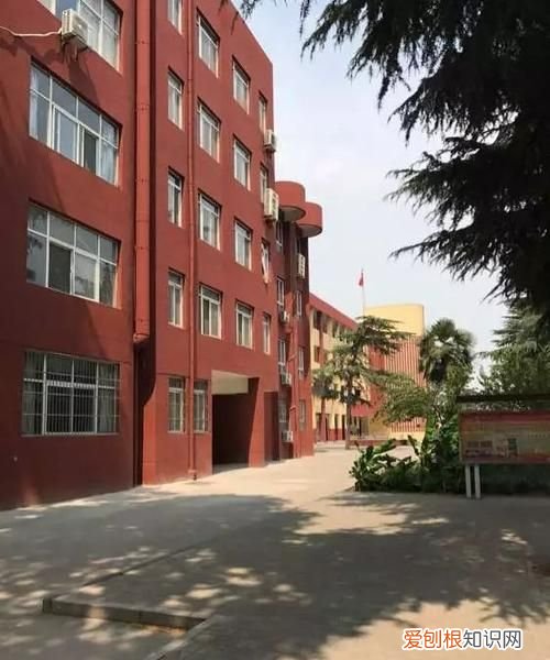 洛阳市八中好还是三中好,洛阳小八中是公立还是私立