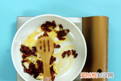 鱿鱼既简单又好吃的做法，鱿鱼怎么做好吃又简单的家常做法