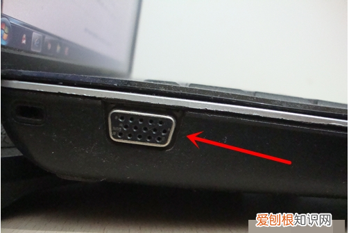 如何让笔记本再连接一台显示器