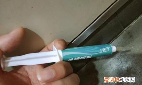 蟑螂是怎么出现在家里的它会偷袭人