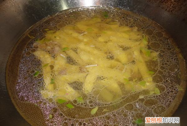 如何做出好吃的萝卜炖土豆,土豆炖胡萝卜怎么炖好吃又简单