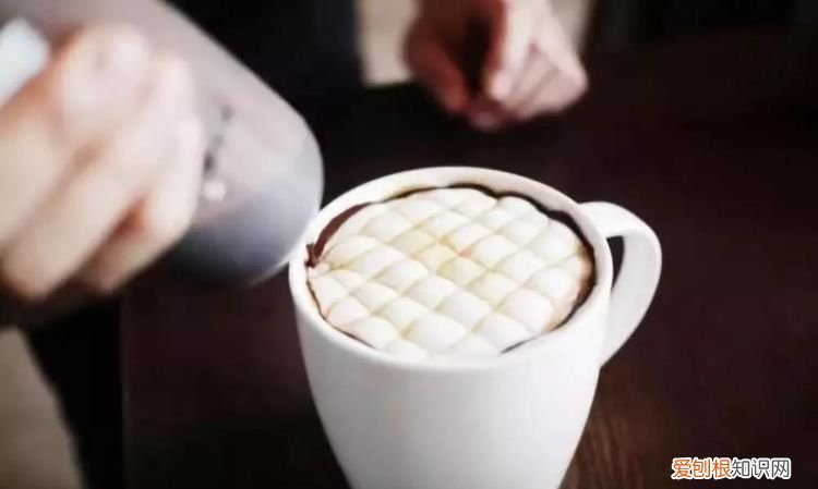 拿铁直接喝还是要搅拌,拿铁拉花是直接喝还是要搅一下