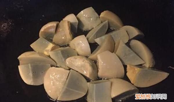 实蛋的营养和煮鸡蛋一样吗 实蛋做法比例水放多少