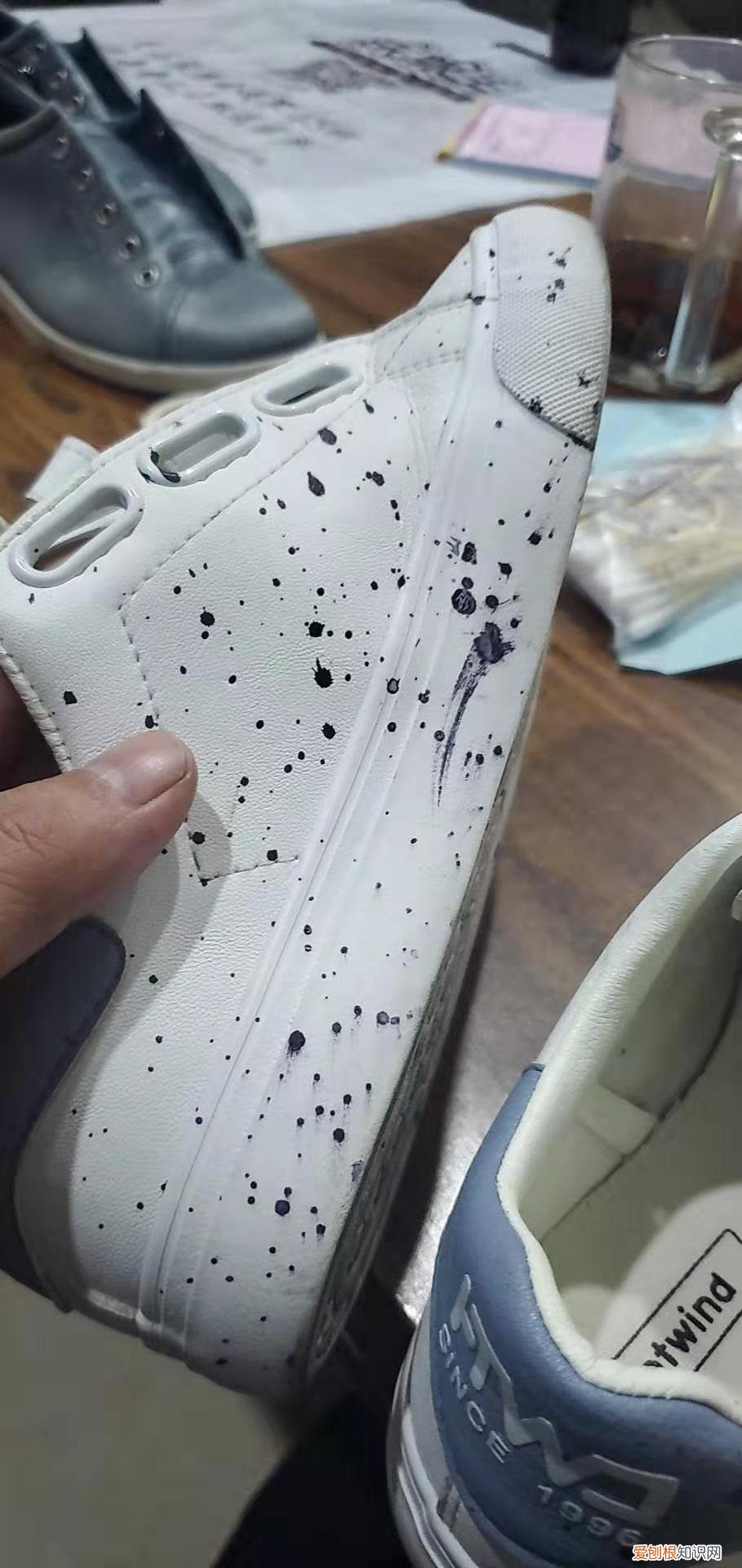 专业洗鞋店告诉你如何清洗Yeezy椰子鞋