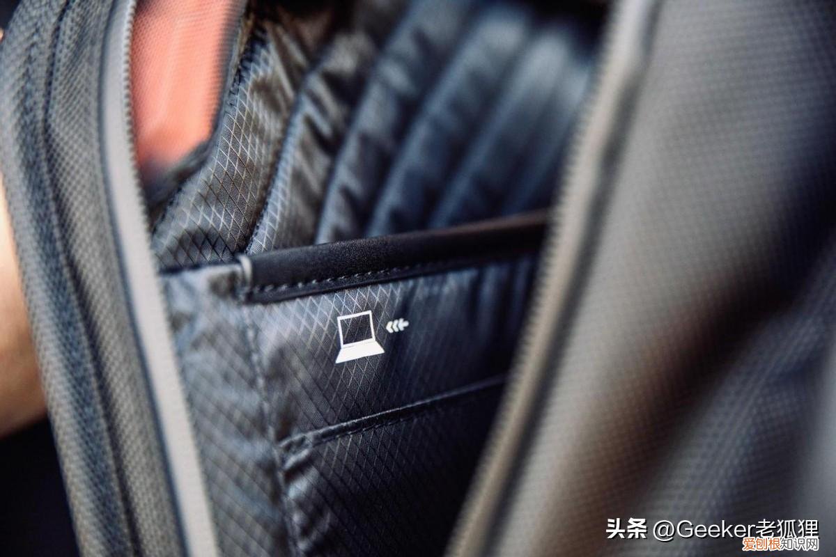 ThinkPad 30周年爆款背包,通勤路上的好伙伴