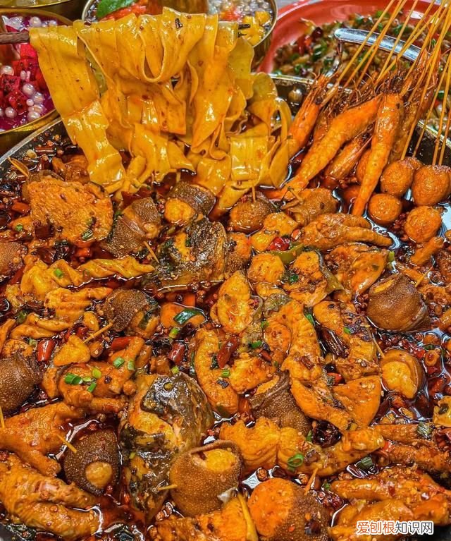 解放碑巷子里的老字号美食