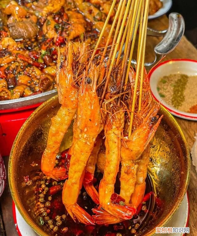 解放碑巷子里的老字号美食