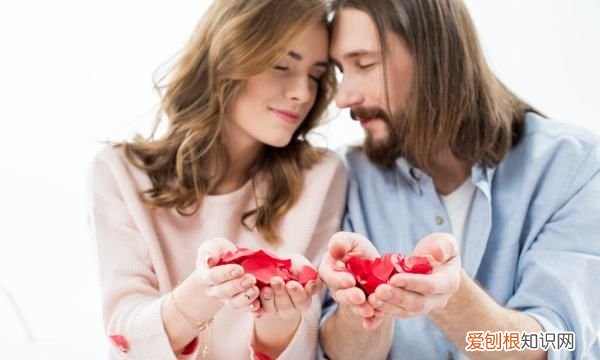 在感情中太卑微了怎么办，如何让女朋友获得归属感恋爱手册