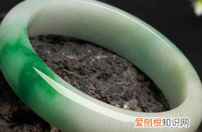 冰糯种的翡翠好不好,翡翠糯种是什么意思是最差的