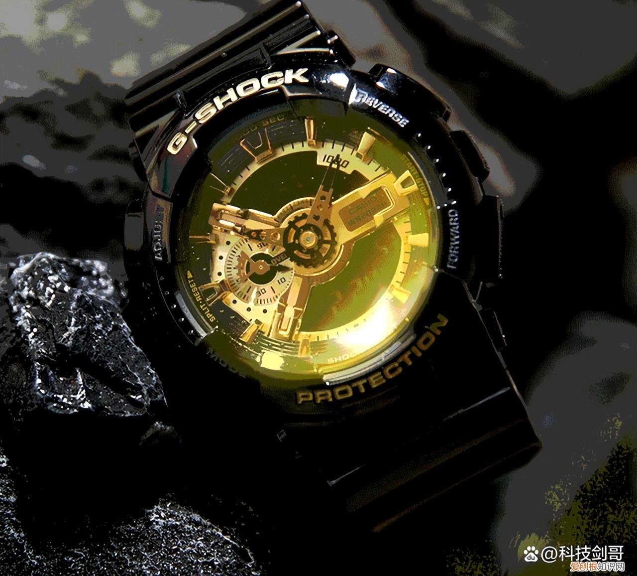 卡西欧GA-110GB-1A黑金运动腕表