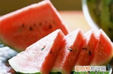西瓜放冷冻层还能吃吗,把夏天的西瓜冷冻起来冬天可以吃