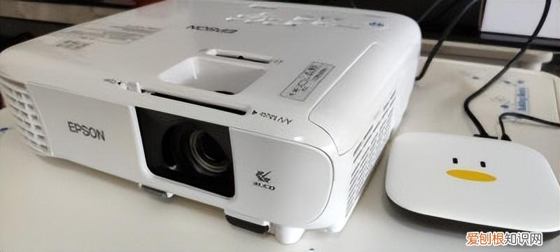 家用投影仪哪个好?大眼橙、极米、坚果等10款投影仪推荐