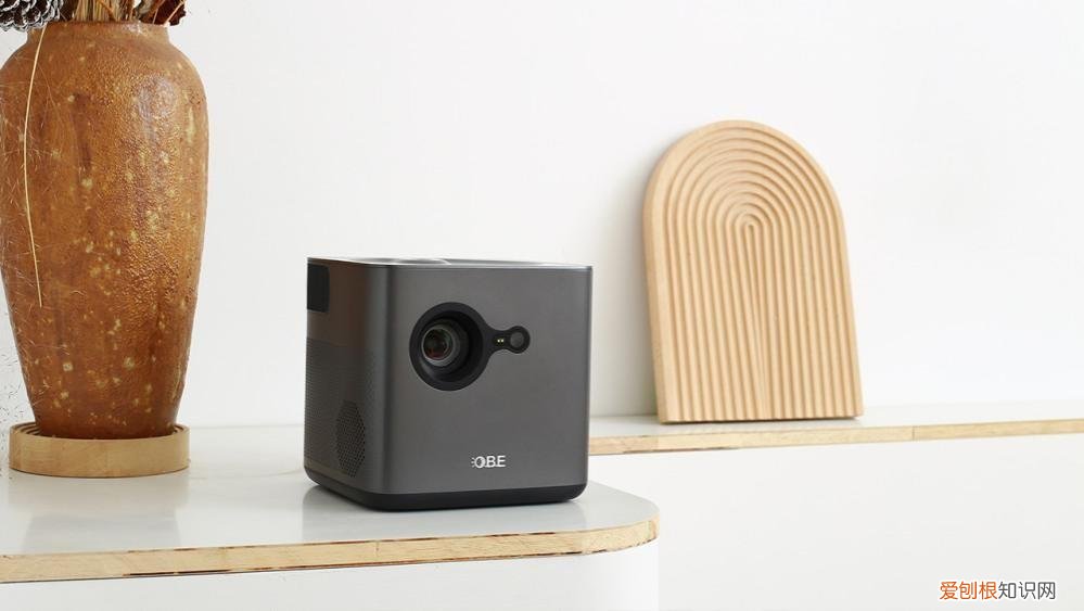 家用投影仪哪个好?大眼橙、极米、坚果等10款投影仪推荐