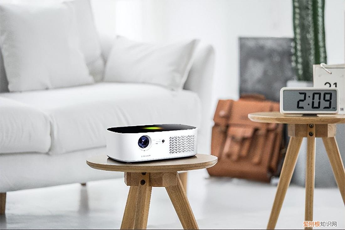 家用投影仪哪个好?大眼橙、极米、坚果等10款投影仪推荐