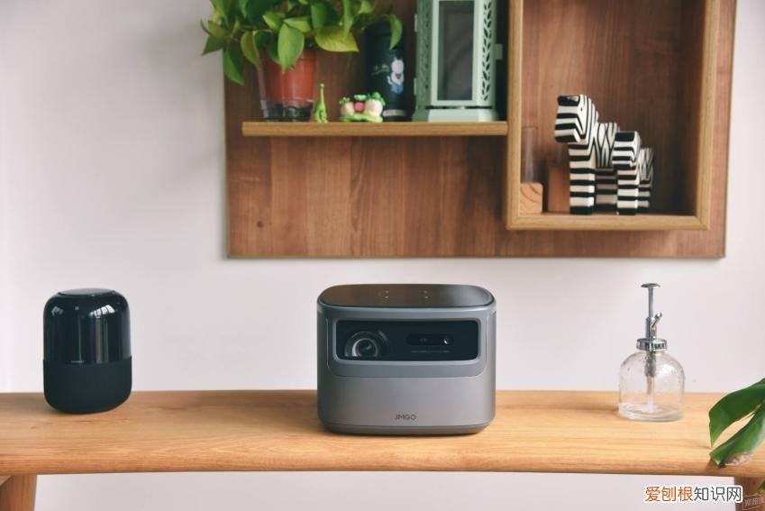 家用投影仪哪个好?大眼橙、极米、坚果等10款投影仪推荐