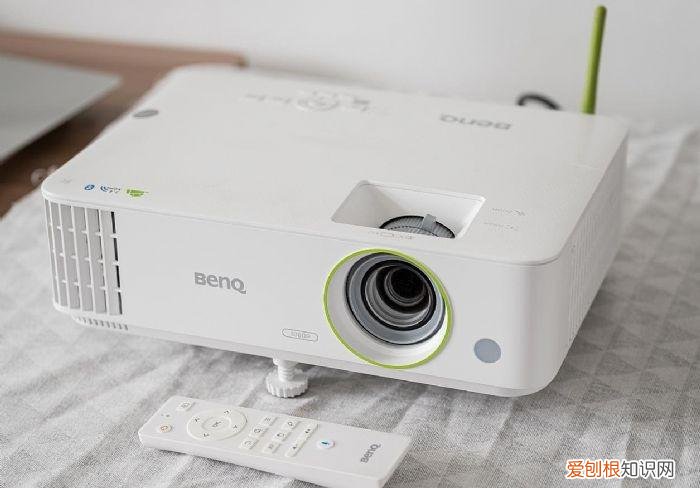 家用投影仪哪个好?大眼橙、极米、坚果等10款投影仪推荐