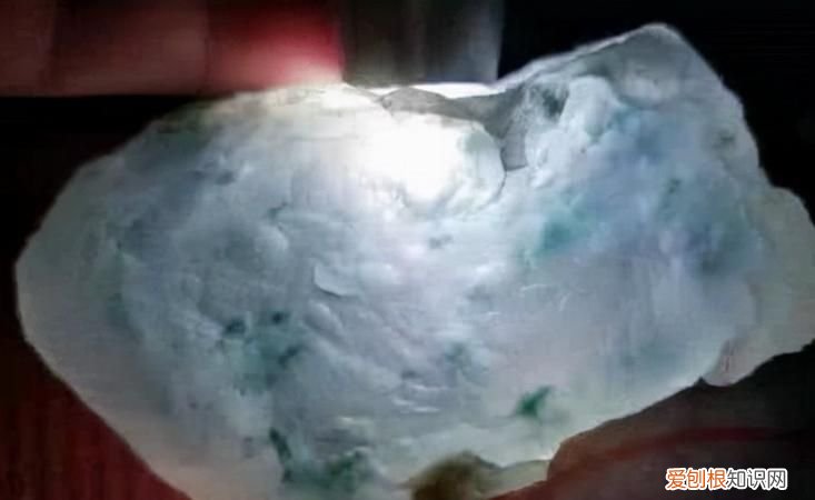 赌石白了什么意思,大马坎赌石几乎都有雾层是什么意思