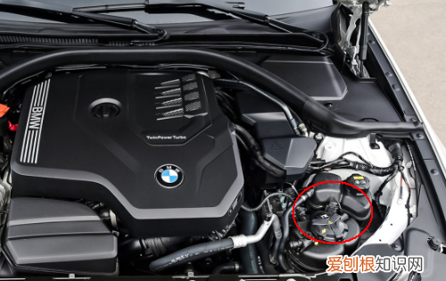 宝马3系水箱盖怎么开，宝马3系机油散热器怎么看出漏油到水箱里