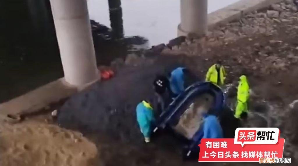 湖南娄底一女子和麻友喝酒后回家途中跳河身亡，麻友要担责吗？