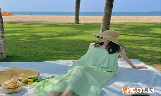 海边度假穿什么衣服，去海边玩选择什么样的衣服最适合女生