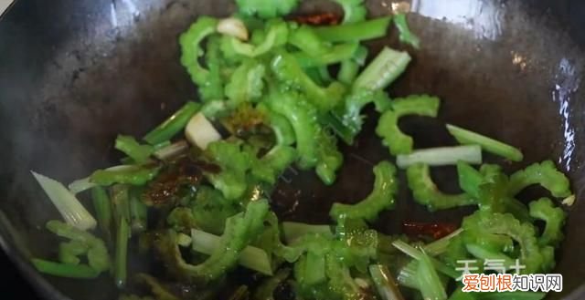 晒干的苦瓜干怎么炒,圆苦瓜怎么炒最好吃