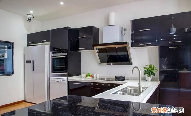 油烟机选顶吸好还是侧吸好,顶吸油烟机和侧吸安装位置一样吗