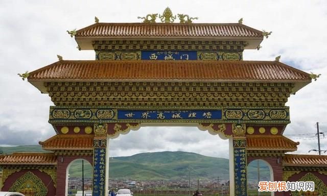 稻城亚丁旅游景点海拔多少米,稻城亚丁海拔最佳旅游时间