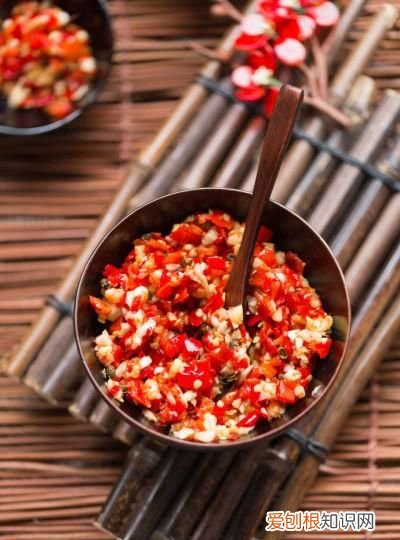 剁椒是什么辣椒,剁椒鱼头里面的剁椒是什么辣椒