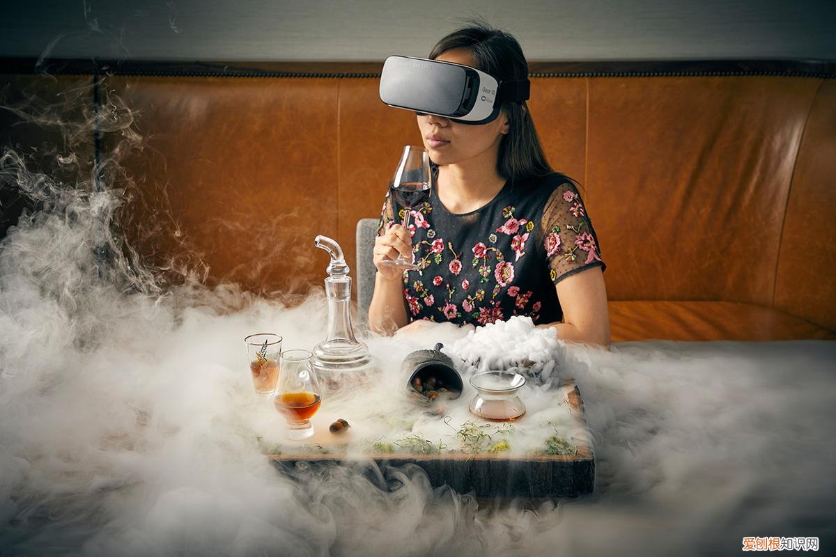 盘点那些“黑科技”眼镜