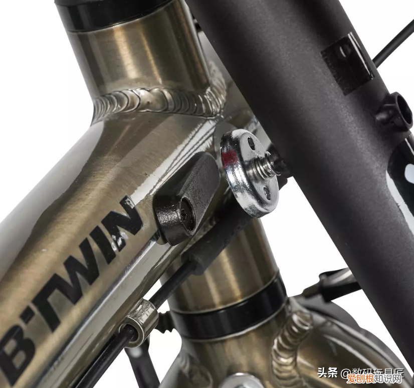 迪卡侬折叠车 TILT 900 和 TILT 500 的区别(对比两款折叠自行车你会选择哪一辆）