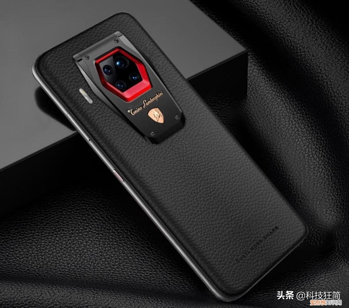 兰博基尼手机上手体验，甄选头层小牛皮+18k镀金大牛LOGO