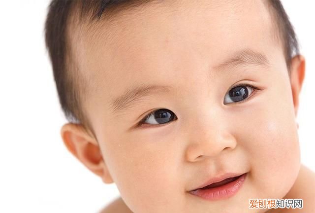 3岁宝宝误拿502胶水滴眼睛,宝宝误拿502胶水滴眼睛