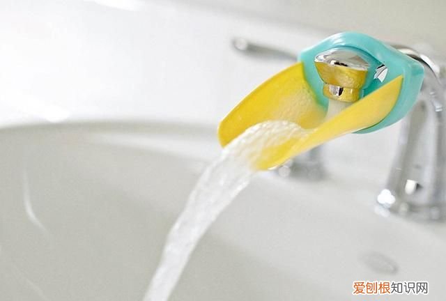 3岁宝宝误拿502胶水滴眼睛,宝宝误拿502胶水滴眼睛