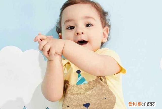 3岁宝宝误拿502胶水滴眼睛,宝宝误拿502胶水滴眼睛