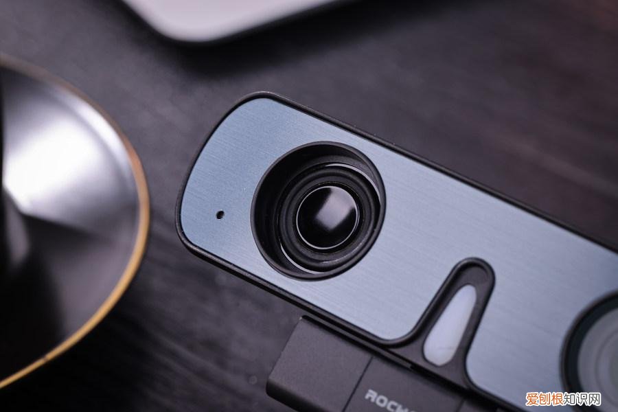 会议与直播的好拍档 ROCWARE RC08音视频一体化摄像机