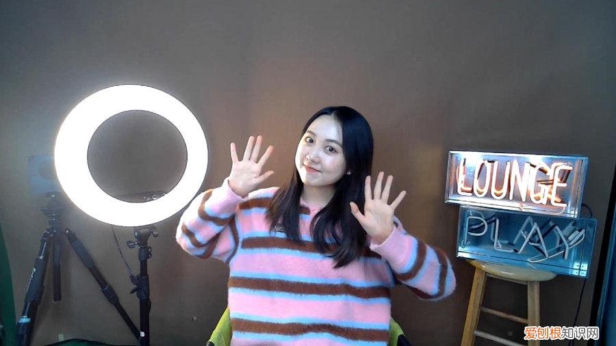 会议与直播的好拍档 ROCWARE RC08音视频一体化摄像机