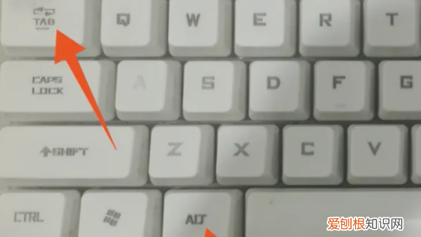 电脑两个窗口怎么切换,电脑上快速切换窗口的快捷键