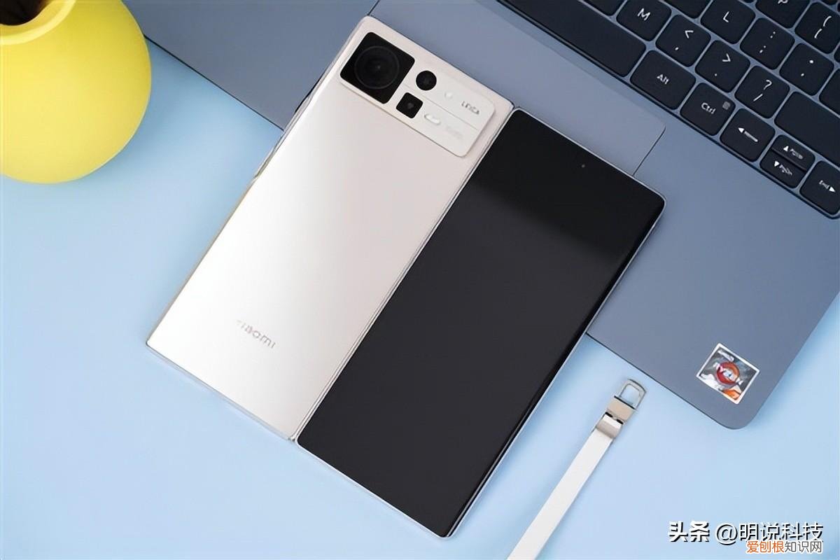 高端折叠屏：小米MIX Fold2 与华为Mate Xs2如何选？