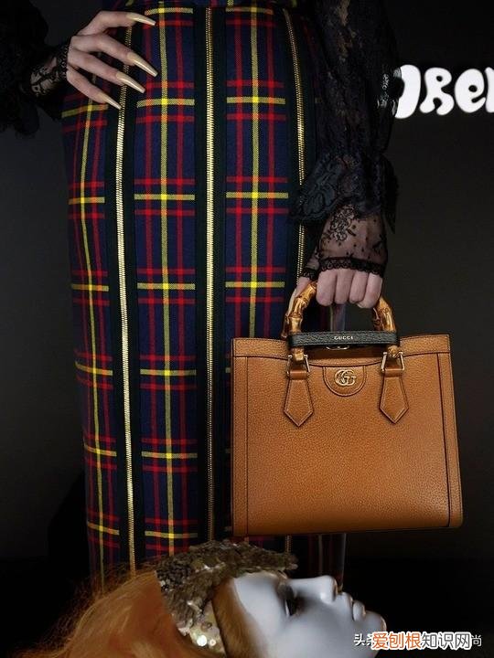 新品！！！GUCCI 上架新款 Diana 系列手袋：水桶包，旅行袋，铆钉肩带