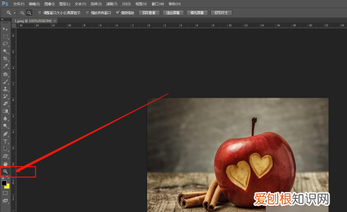 pscs6钢笔工具怎么抠图，ps怎么用钢笔工具抠图