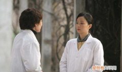 兰贵成红旗是什么电视剧，买房夫妻被推倒是哪一集