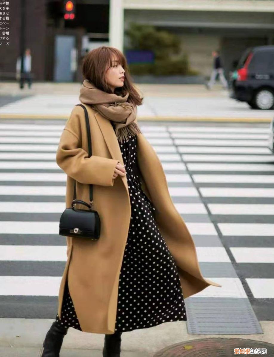 驼色大衣搭配图片