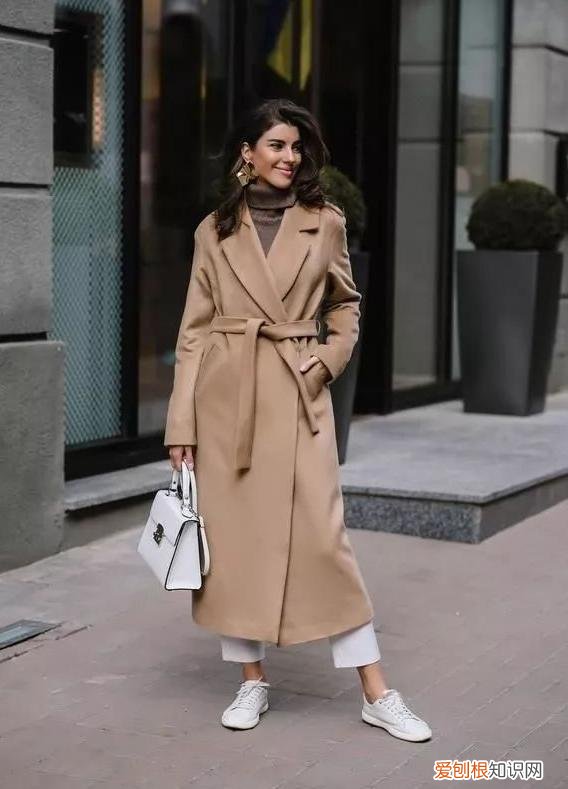 驼色大衣搭配图片