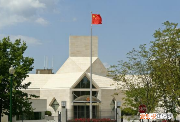 大使馆和领事馆有啥区别，大使馆和领事馆有什么区别