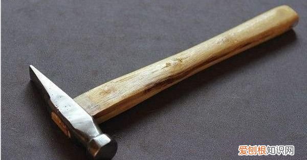 螺丝生锈拧不动教你一招轻松拧开