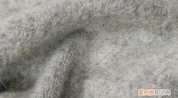 羊绒大衣怎么去除静电,毛呢衣服起静电怎么快速解决