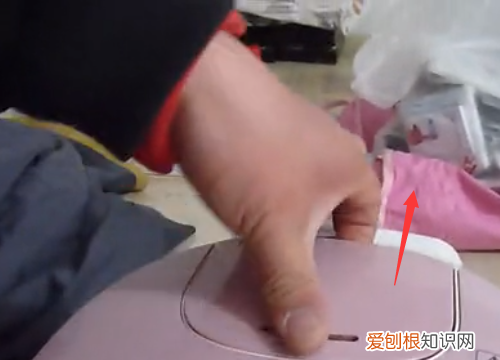 怎么拆卸和安装电饭煲内盖,九阳电饭锅盖子怎么拆图解