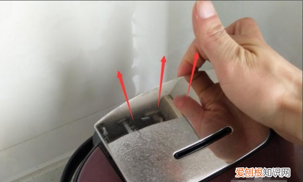 怎么拆卸和安装电饭煲内盖,九阳电饭锅盖子怎么拆图解